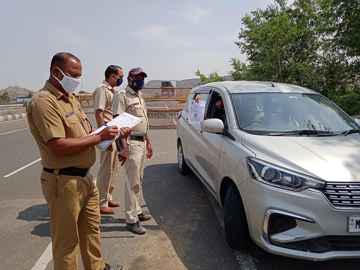 नांदूरशिंगोटे चेकपोस्टवर वाहनांची कसून चौकशी