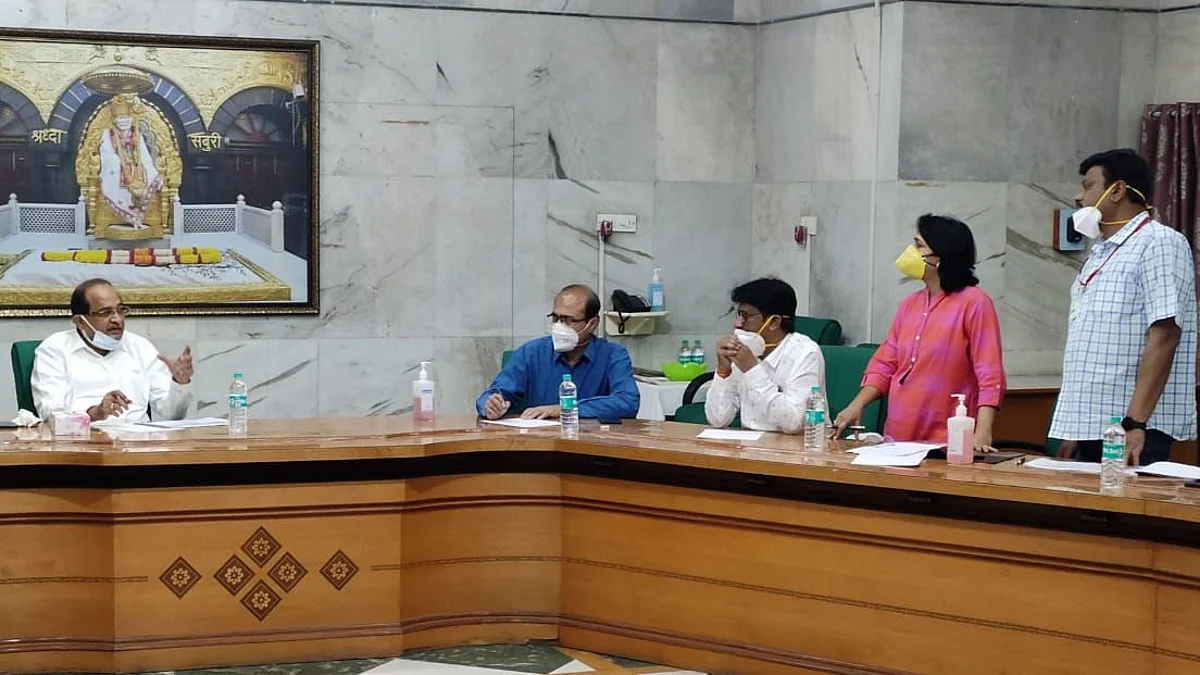 कोविड बैठकीत विखेंचा अध्यात्मिक मंत्र, अधिकार्यांना म्हणाले...