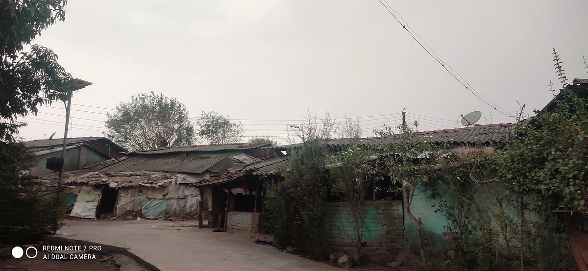 त्र्यंबक तालुक्यात ढगाळ वातावरणासह सोसाट्याचा वारा