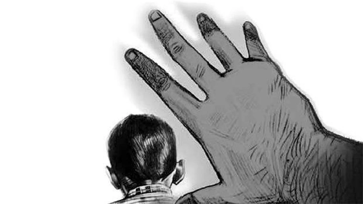ओळखीचा गैरफायदा घेत पतीच्या मित्रानेच लुटली विवाहितेची आब्रु