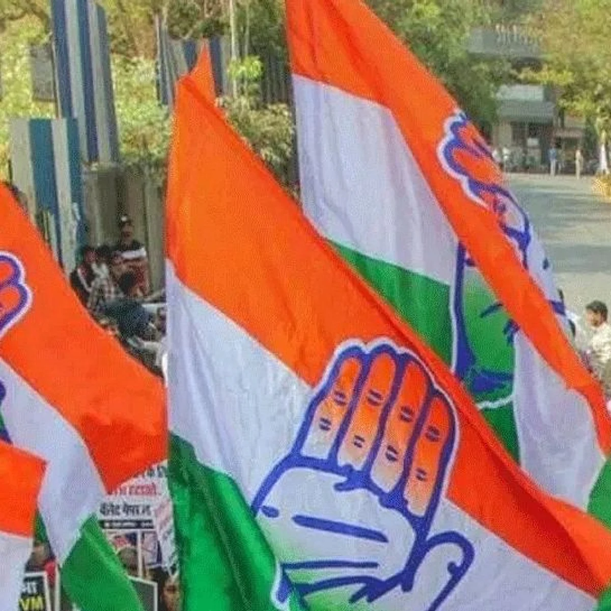 शिर्डीतील चौगुले, आरणे, गायकेंसह शेळके, बर्डेंची काँग्रेसमधून हकालपट्टी