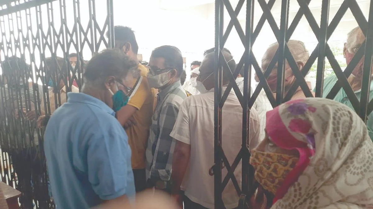 लस न घेताच नागरिक परतले घरी
