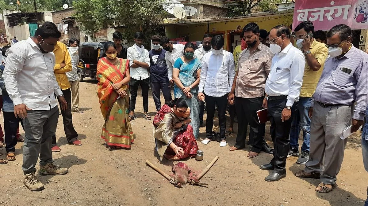 महापौरांच्या हस्ते जळगावात विकासकामांचे भूमिपूजन