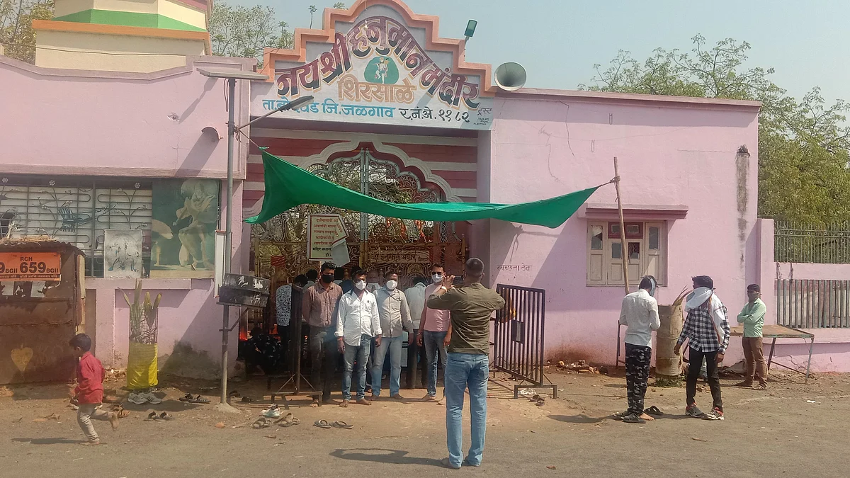 शिरसाळा मंदिरात भाविकांनी घेतले दर्शन