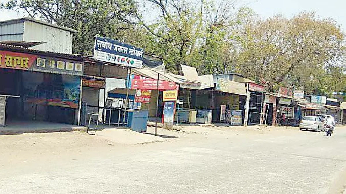 निफाडला ‘ब्रेक द चेन’ ची कडक अंमलबजावणी