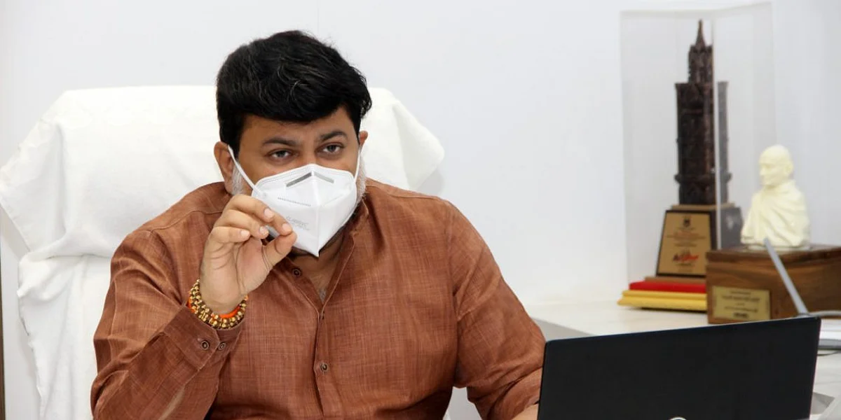 अठरा वर्षावरील ३६ लाख विद्यार्थ्यांचे लसीकरण होणार