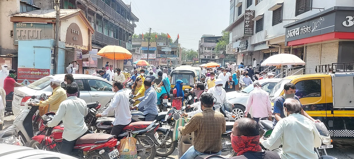 कोपरगावात करोना नियम ढाब्यावर