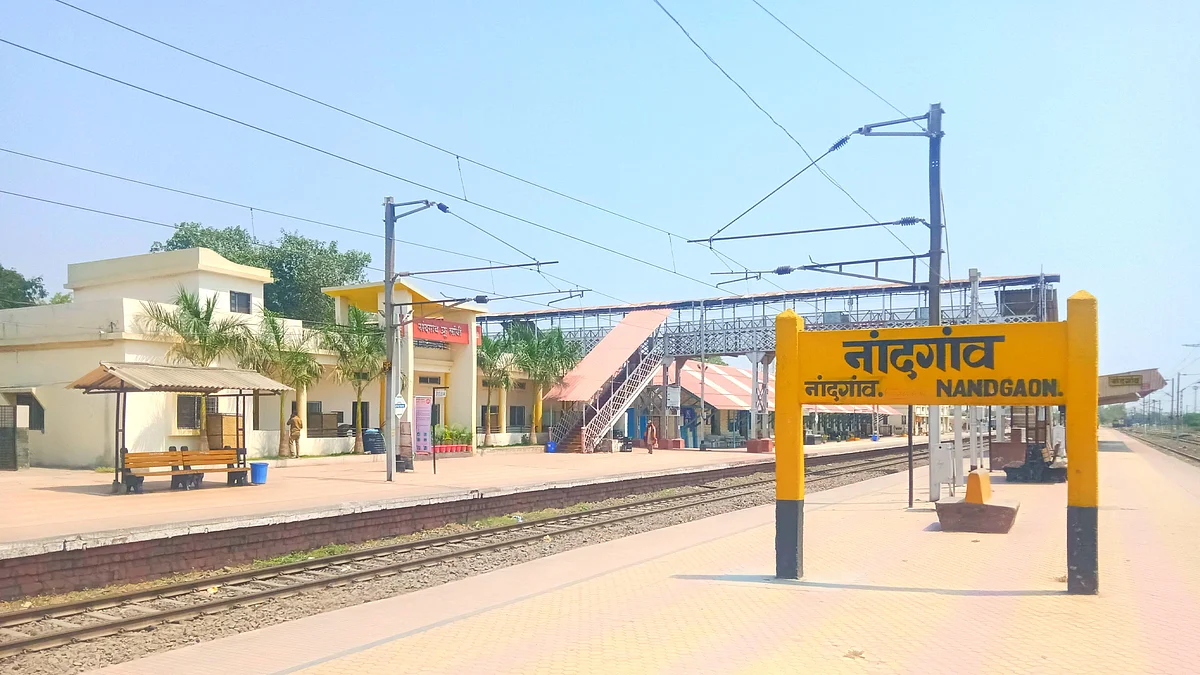 नांदगावला मेमू रेल्वेस थांबा न दिल्यास जनआंदोलन