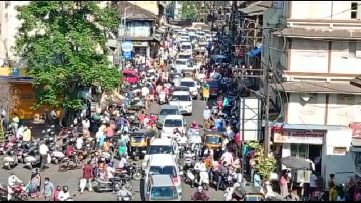Photo Gallery : लॉकडाऊनच्या आदल्या दिवशी संपूर्ण नाशिक रस्त्यावर