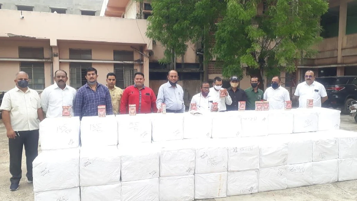 ट्रकसह 13 लाखांची सुगंधित तंबाखु जप्त