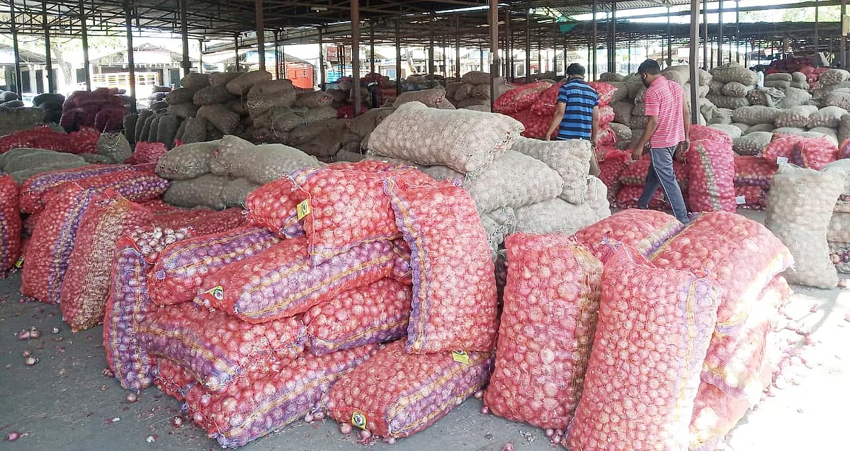 राहाता बाजार समितीत कांदा व सोयाबिनला मिळतोय हा भाव