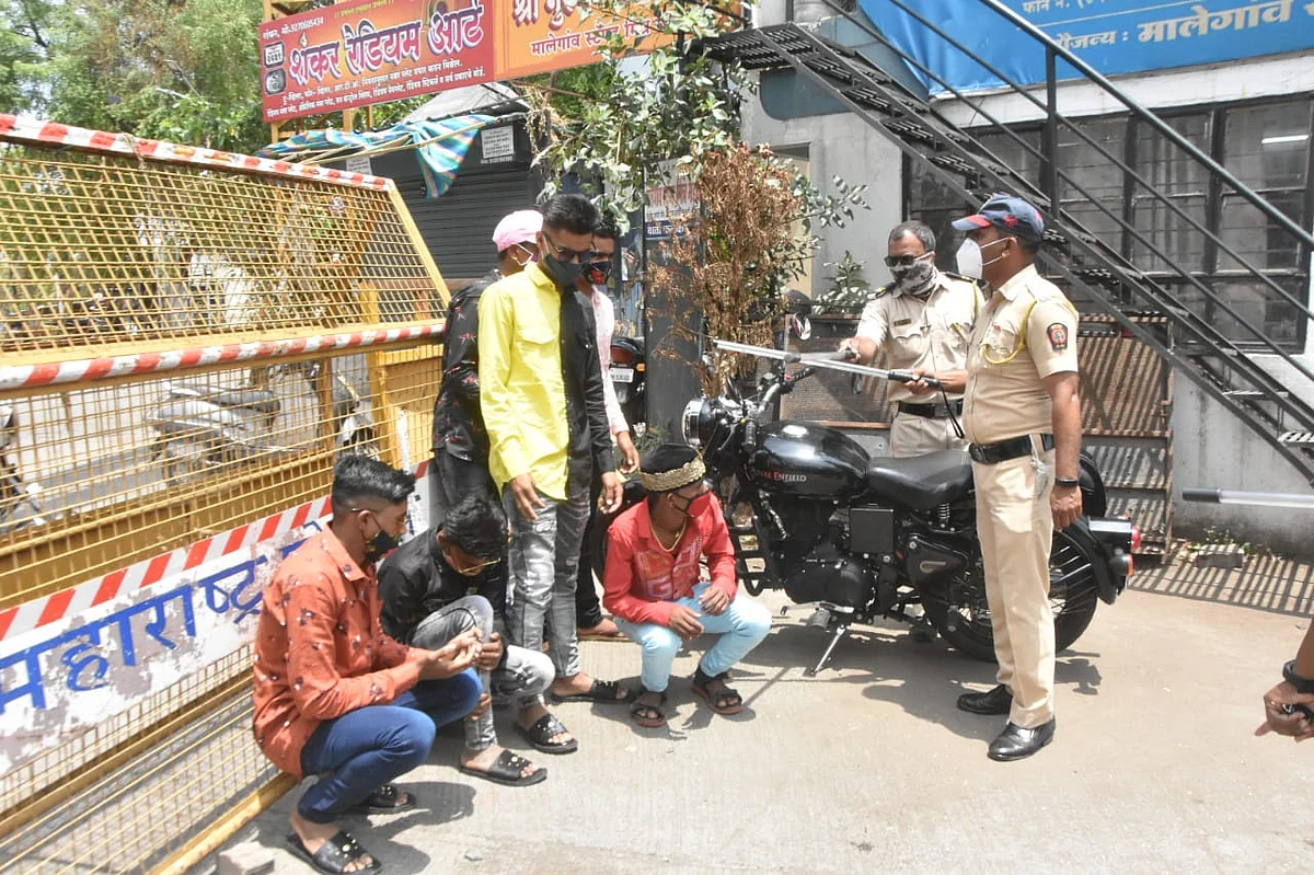कडक लॉकडाऊनचा तिसरा दिवस: विनाकारण फिरणाऱ्यांना कारवाई