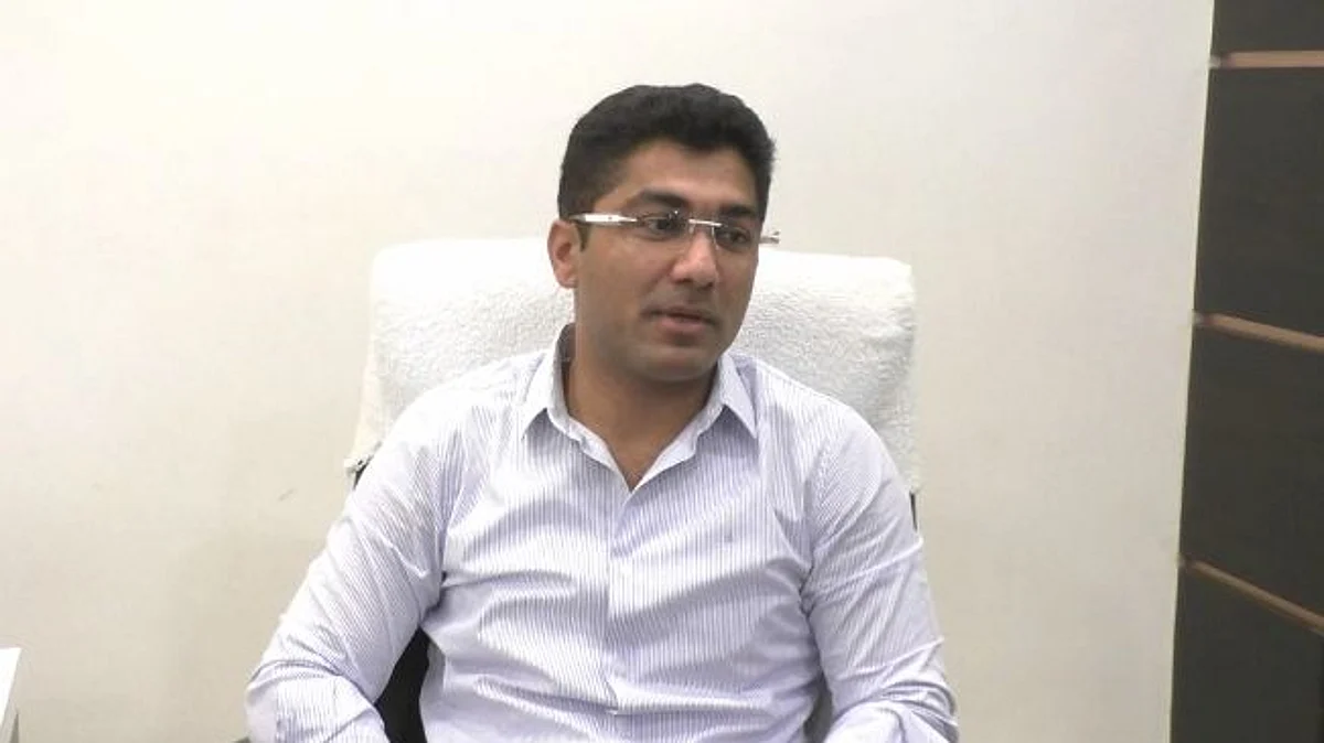 करोना लसीसाठी ग्लोबल टेंडर काढा