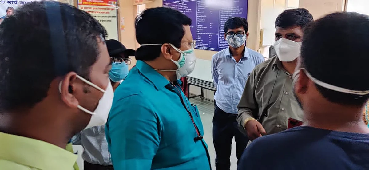 प्रभागातील नागरिकांना लसी मिळत नसतील तर काय उपयोग?; दोन रुग्णालयांतील लसीकरण पाडले बंद