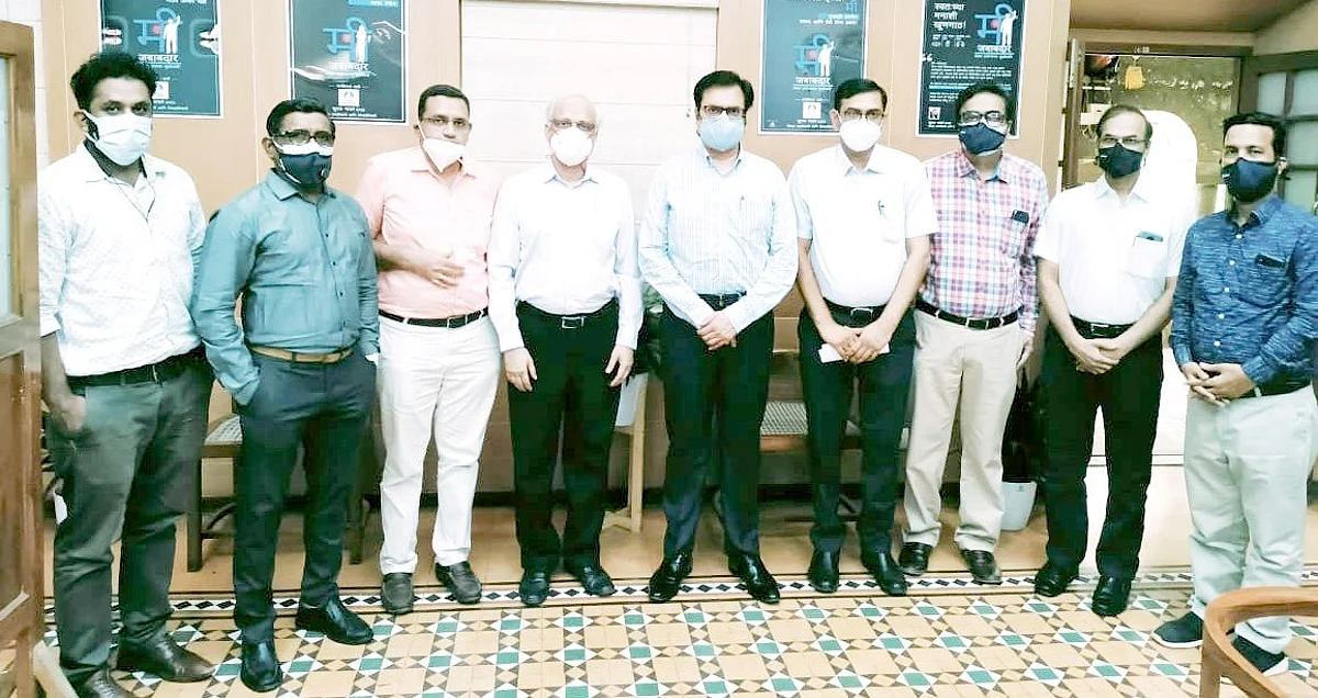 बालरोग तज्ज्ञ संघटनेचा अहवाल जिल्हाधिकार्यांना सादर