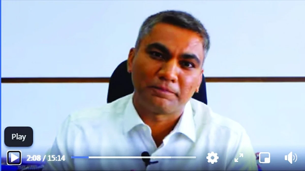Video राज्यातील चर्चेतील जिल्हाधिकारी डॉ.राजेंद्र भारुड का म्हणाले, मी आदिवासी समाजाचा आहे, हीच चुक आहे का?