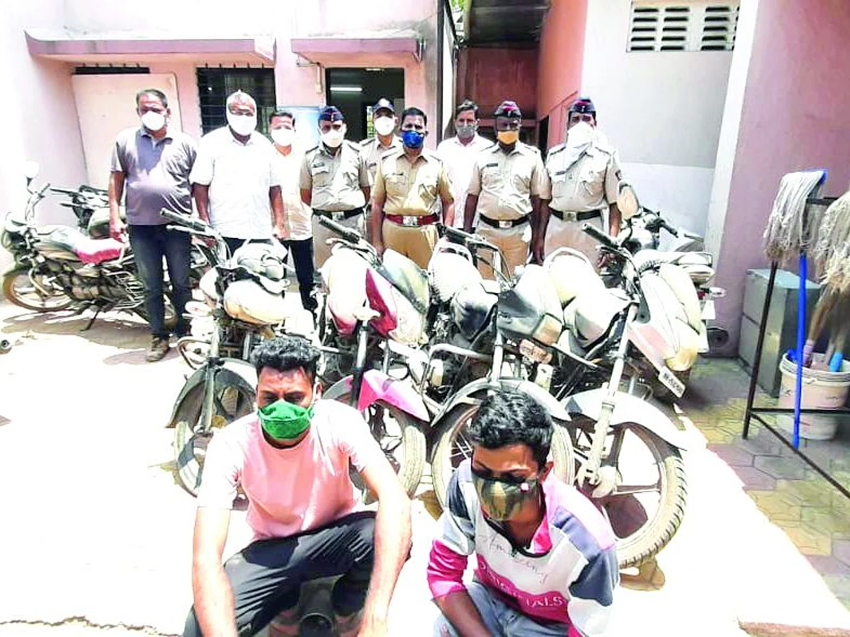 जिल्ह्यातून मोटारसायकल लांबविणार्या दोघांना अटक
