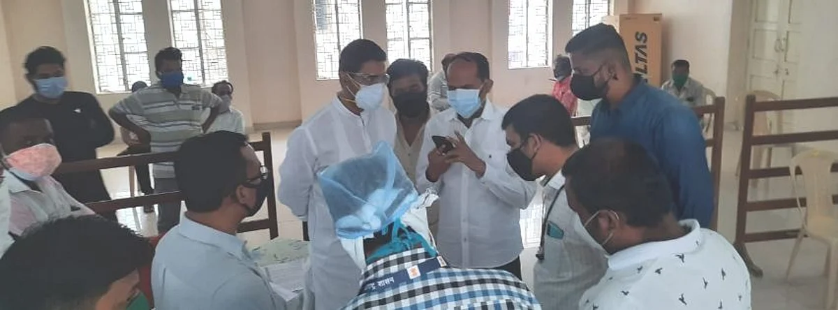 लसीकरणात राजकीय हस्तक्षेप करणार्यांवर गुन्हे दाखल करा