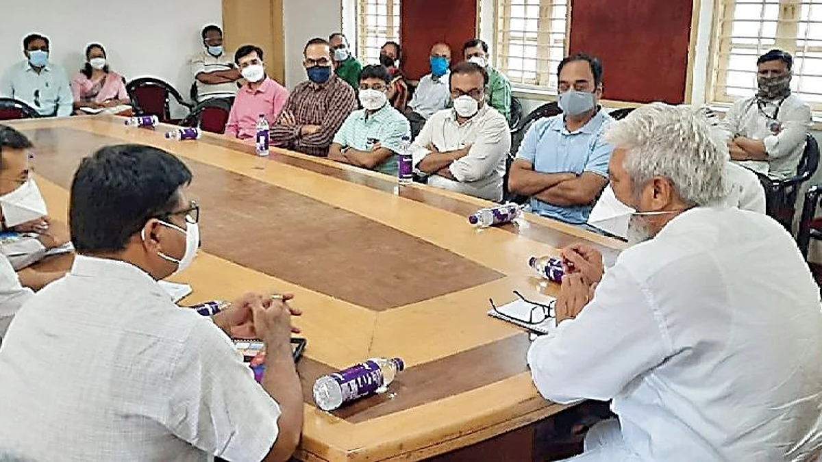 म्युकरमायकोसिस आजाराबाबत जनजागृती करा