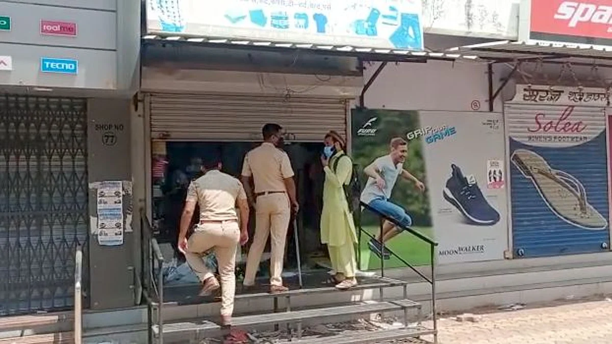 लॉकडाऊन दरम्यान नियमांचे उल्लंघन कारणाऱ्यांवर पोलिस कारवाई