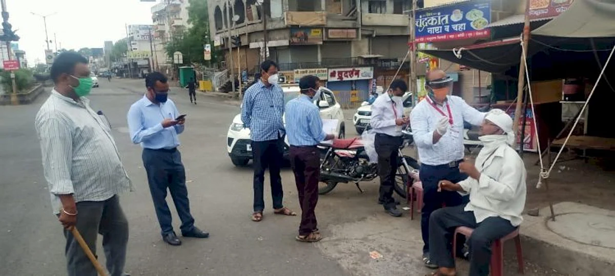 श्रीरामपुरात विनाकारण फिरणार्यांची प्रशासनाकडून करोना चाचणी
