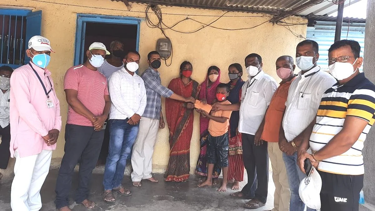 शिक्षकांनी जपली सामाजिक बांधिलकी