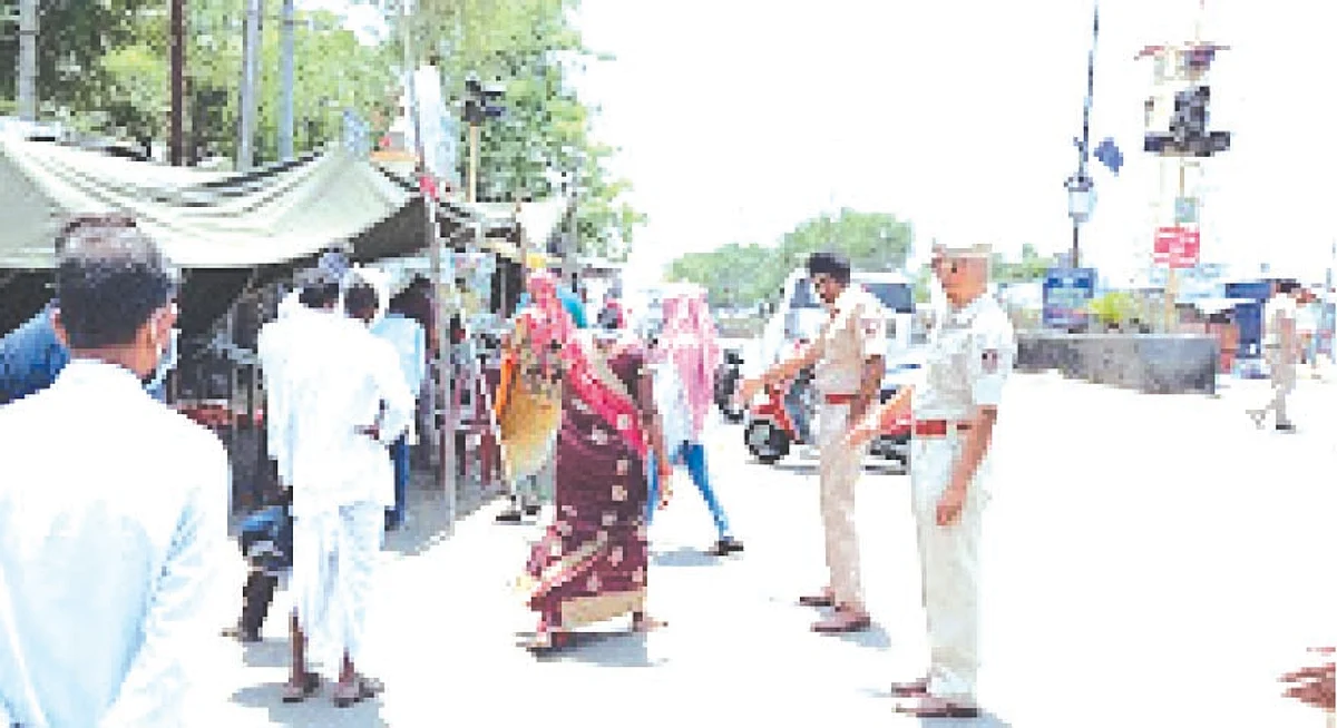 श्रीरामपुरात विनाकारण फिरणार्या इसमांची रॅपिड टेस्ट