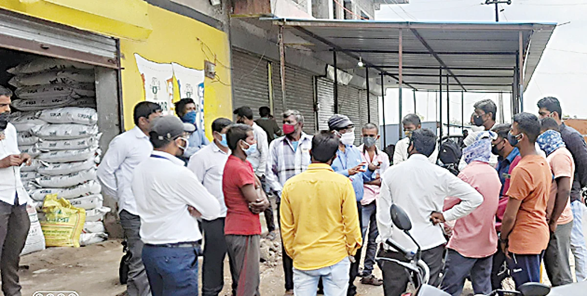 बोलठाणला खत विक्रेत्यांची चौकशी