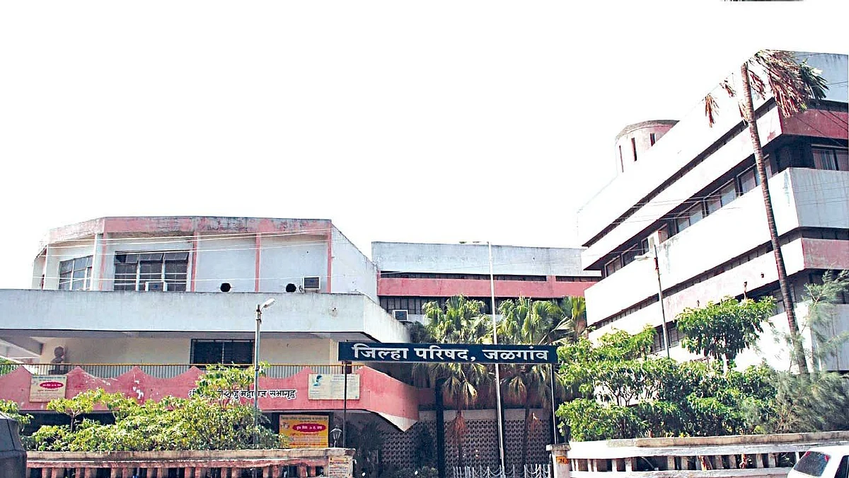 पदोन्नत्यांवरुन प्रशासनाला धरले धारेवर