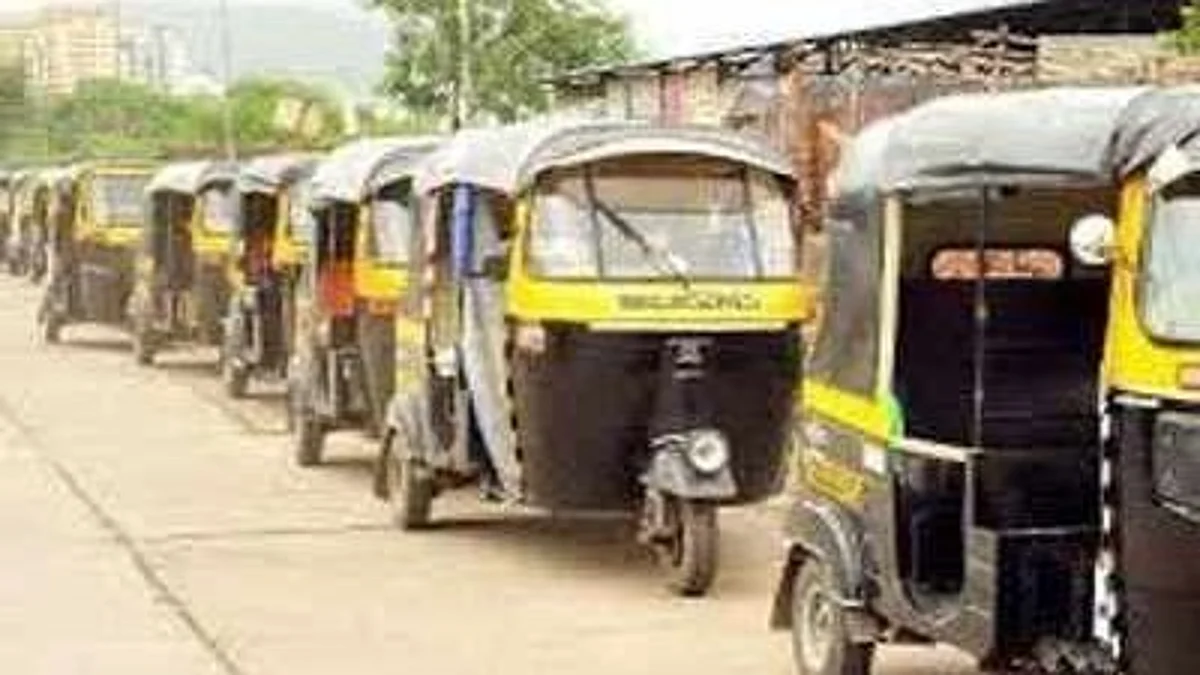 Financial assistance to auto-rickshaw drivers