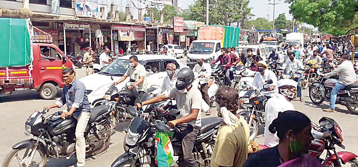 लासलगाव बाजारात गर्दी