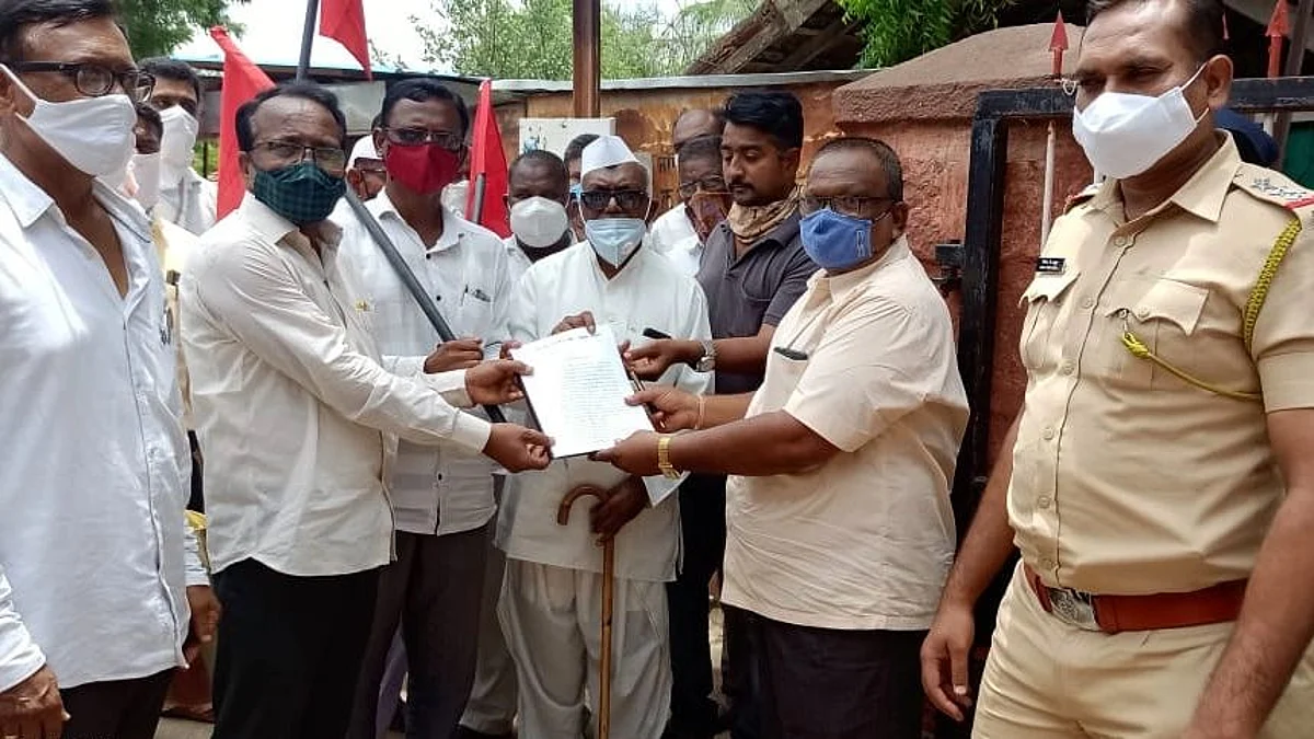 महागाई विरोधात नेवाशात भारतीय कम्युनिस्ट पक्षाची निदर्शने