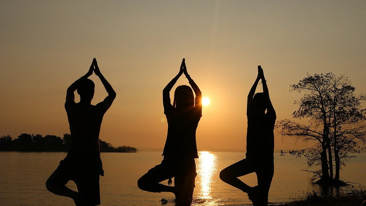 International Yoga Day 2021 : 'आंतरराष्ट्रीय योग दिन' २१ जून रोजीच का साजरा केला जातो?