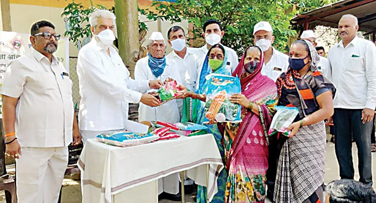 खते, बियाणांची टंचाई जाणवणार नाही - कृषी मंत्री भुसे