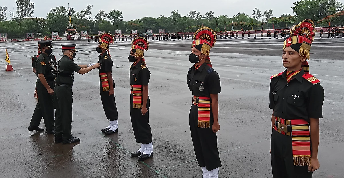 एमआयआरसी मधील जवानांनी देशनिष्ठेची घेतली शपथ
