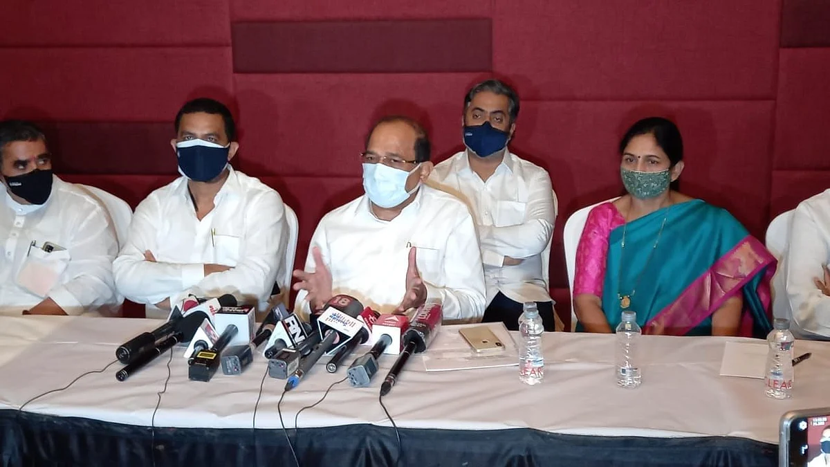 संभाजीराजेंनी १६ जूनचे आंदोलन पुढे ढकलावे