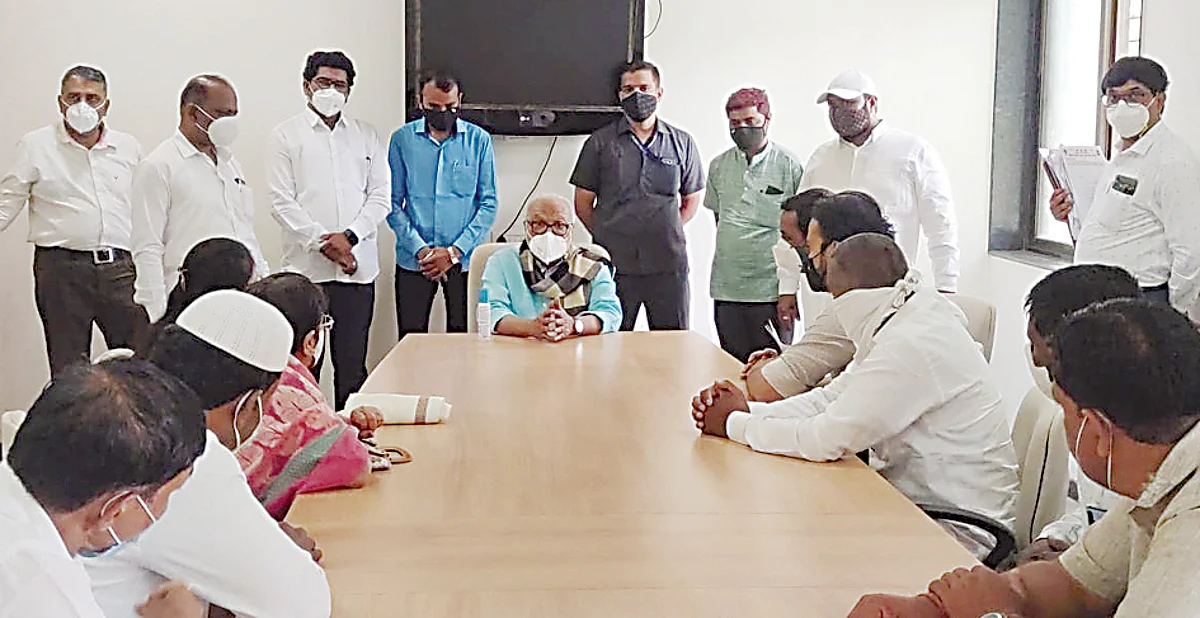 सर्वपक्षीय नगरसेवकांचे पालकमंत्री भुजबळांना विविध मागण्यांचे साकडे