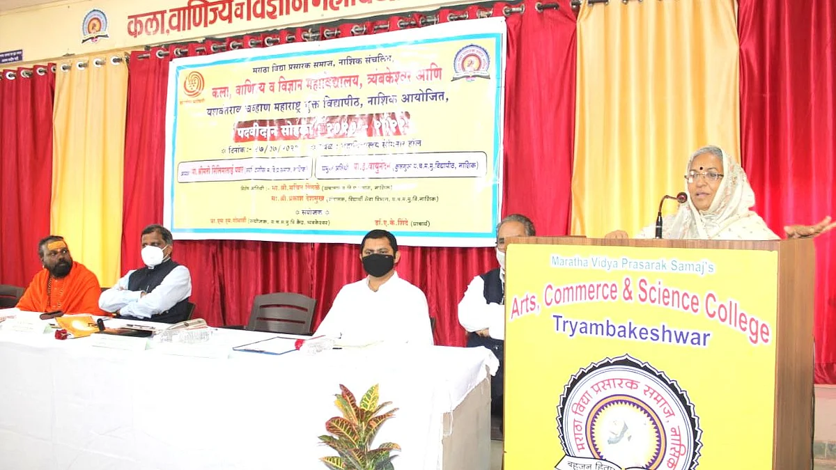 प्राध्यापकांनी ज्ञानपूजक बनून विद्यार्थी घडवावेत