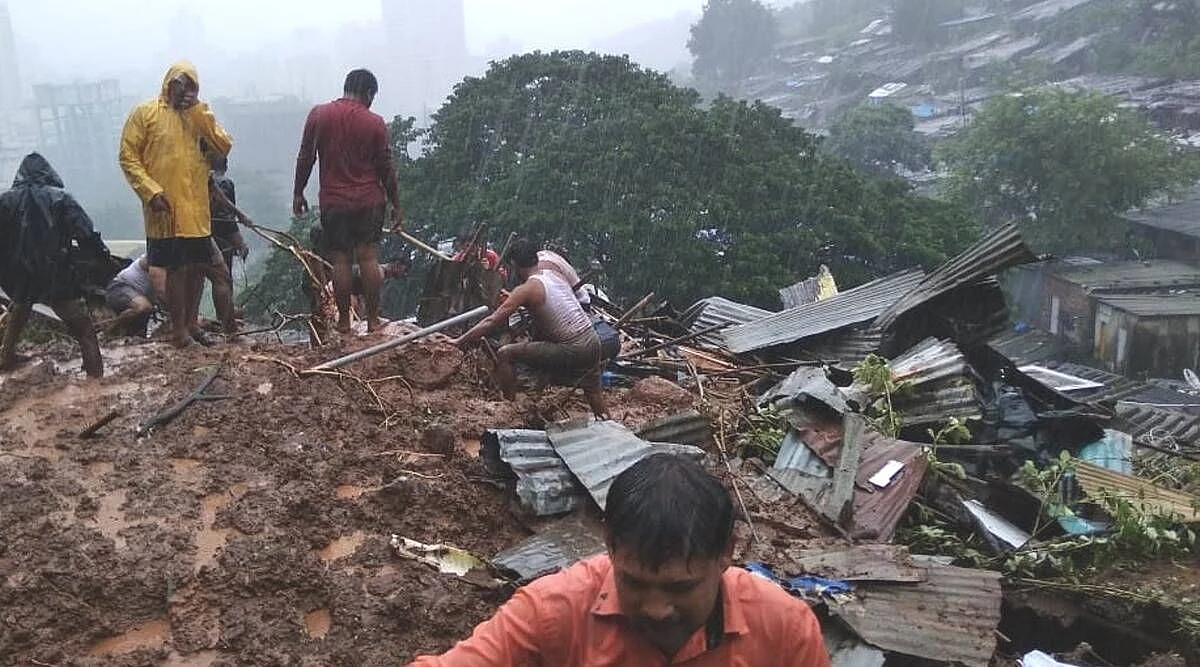 ठाण्यात दरड कोसळून पाच जणांचा मृत्यू