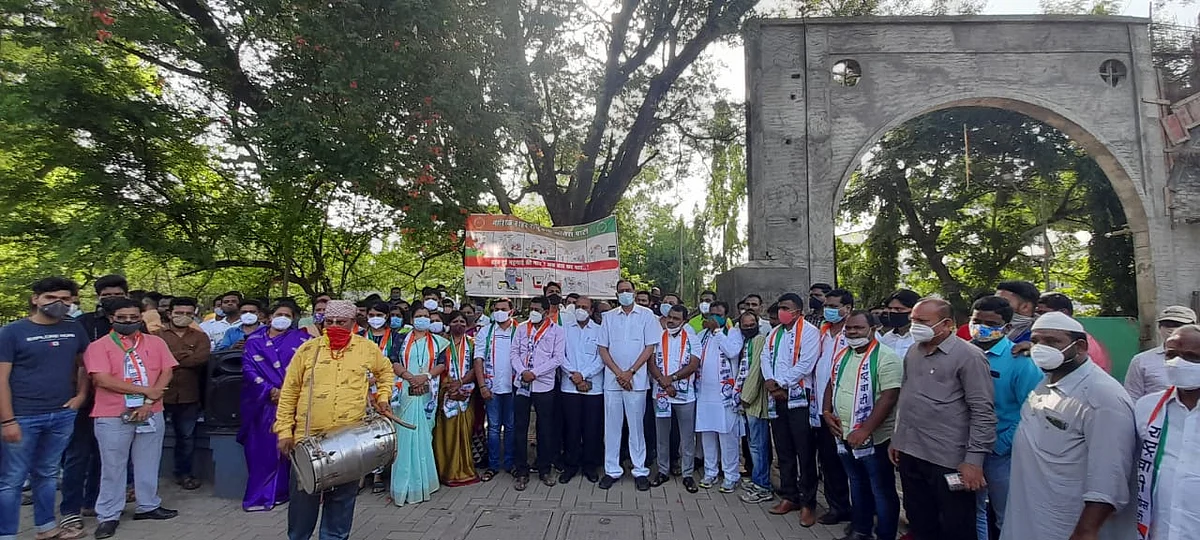 राष्ट्रवादीचे शहराध्यक्ष रंजन ठाकरे यांच्यासह कार्यकर्त्यांवर गुन्हे; हे आहे कारण...