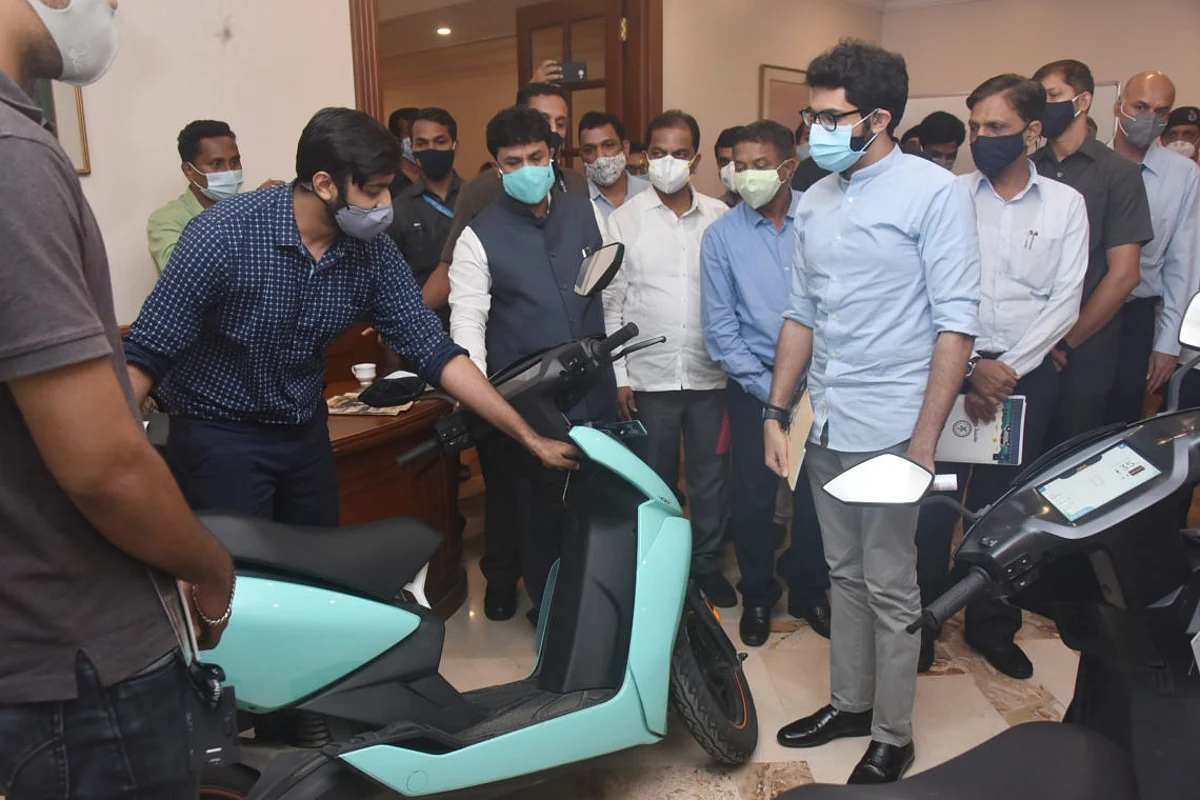 राज्यात २०२५ पर्यंत दहा टक्के इलेक्ट्रिक वाहने धावणार