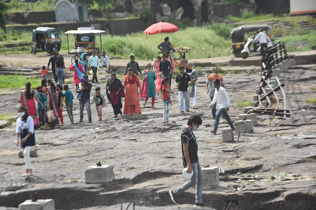 मास्क आता वापरण्याची गरज नाही