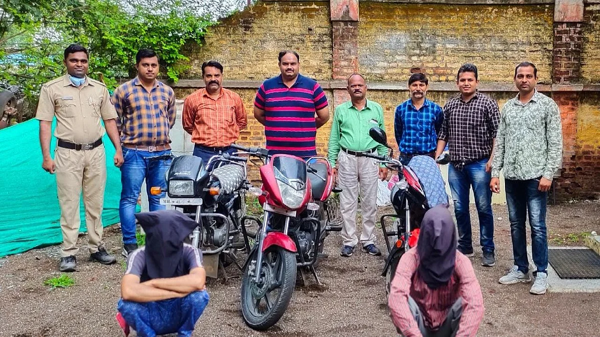 चोरीच्या तीन मोटार सायकली जप्त, दोघांना अटक