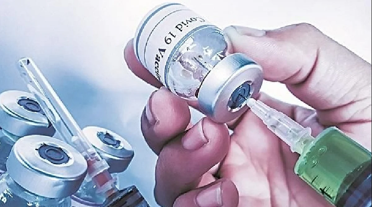 वशिलेबाजीमुळे लसीकरण केंद्रावर गोंधळ