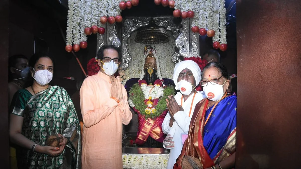 Ashadhi Ekadashi 2021 : मुख्यमंत्र्यांच्या हस्ते श्री विठ्ठल-रुक्मिणीची सपत्नीक महापूजा!