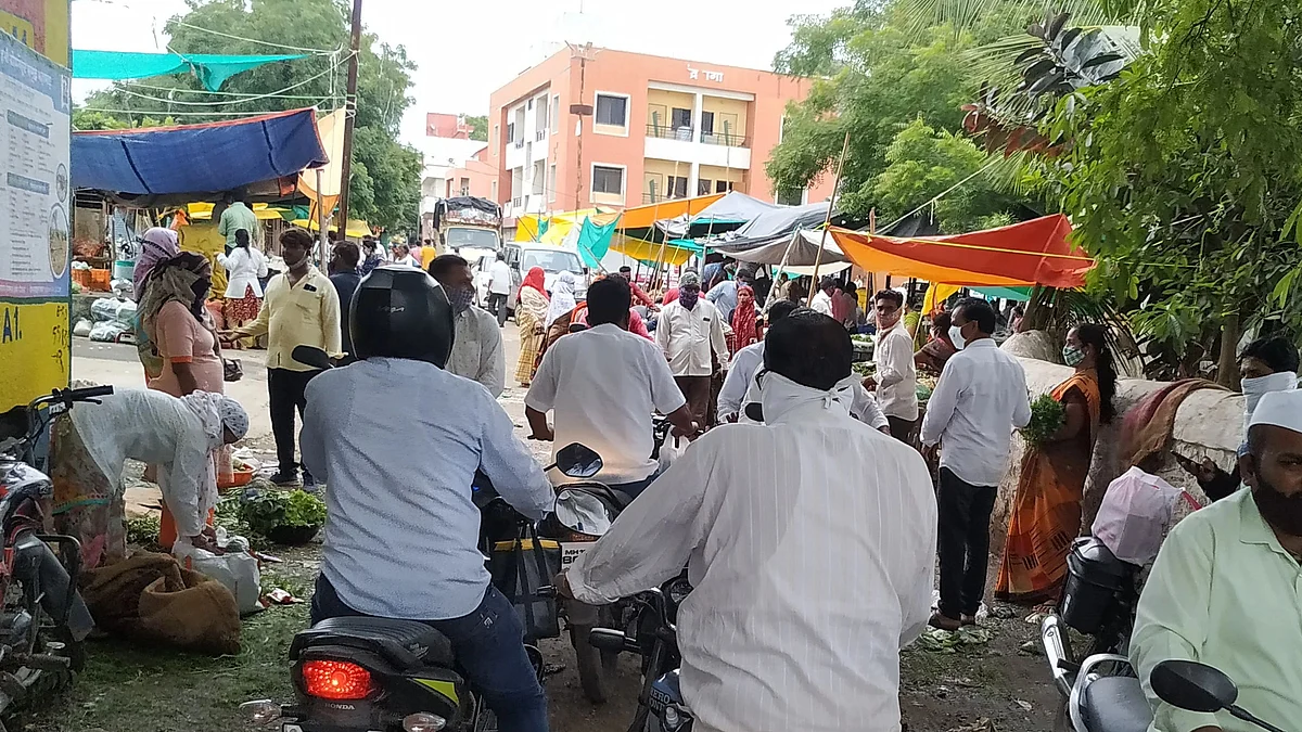 सुपा : बसस्थानक चौकातील कंटेन्मेंट झोनचा फज्जा