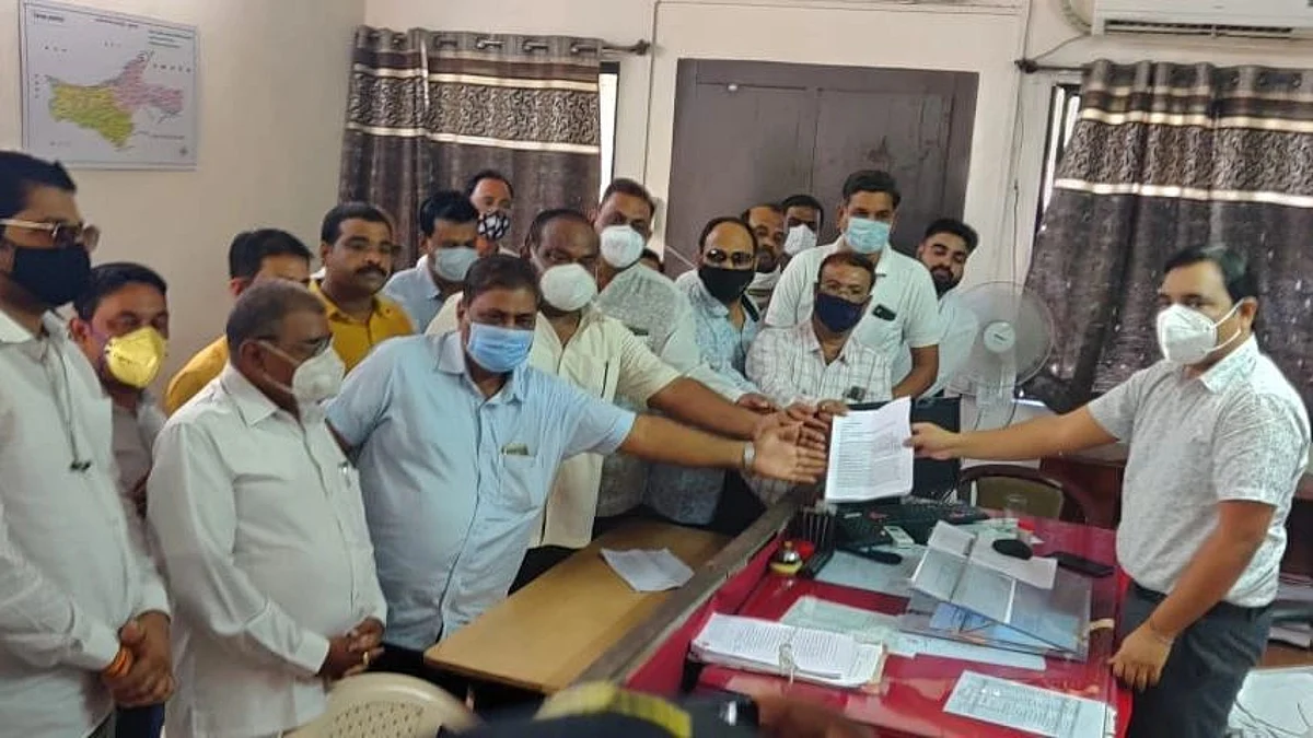 भाजपाने खडसे कुटुंबियांचा छळ थांबवावा