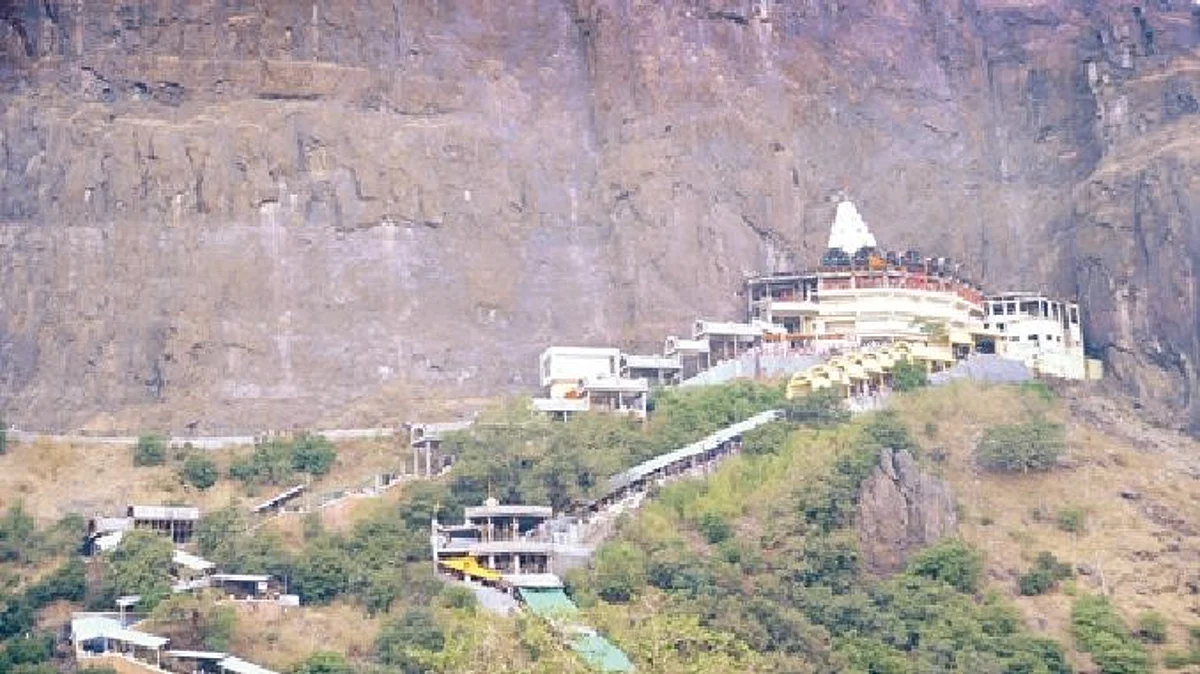 श्री क्षेत्र सप्तशृंगीगड तीर्थ क्षेत्राचा विकास आराखडा मंजुरीसाठी सादर