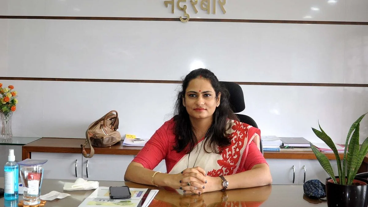 नूतन जिल्हाधिकारी मनीषा खत्री यांनी स्विकारला पदभार