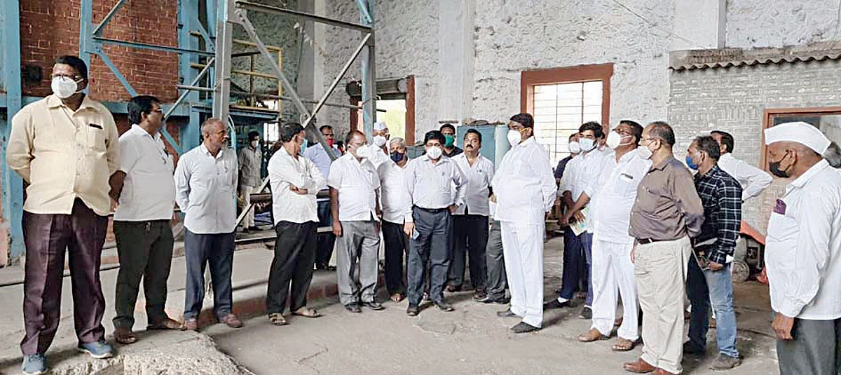 साखर आयुक्तांनी केली रासाकाच्या सद्यपरिस्थितीची पाहणी
